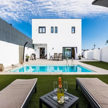 Ocean House Torre Del Mar Villa Exterior photo